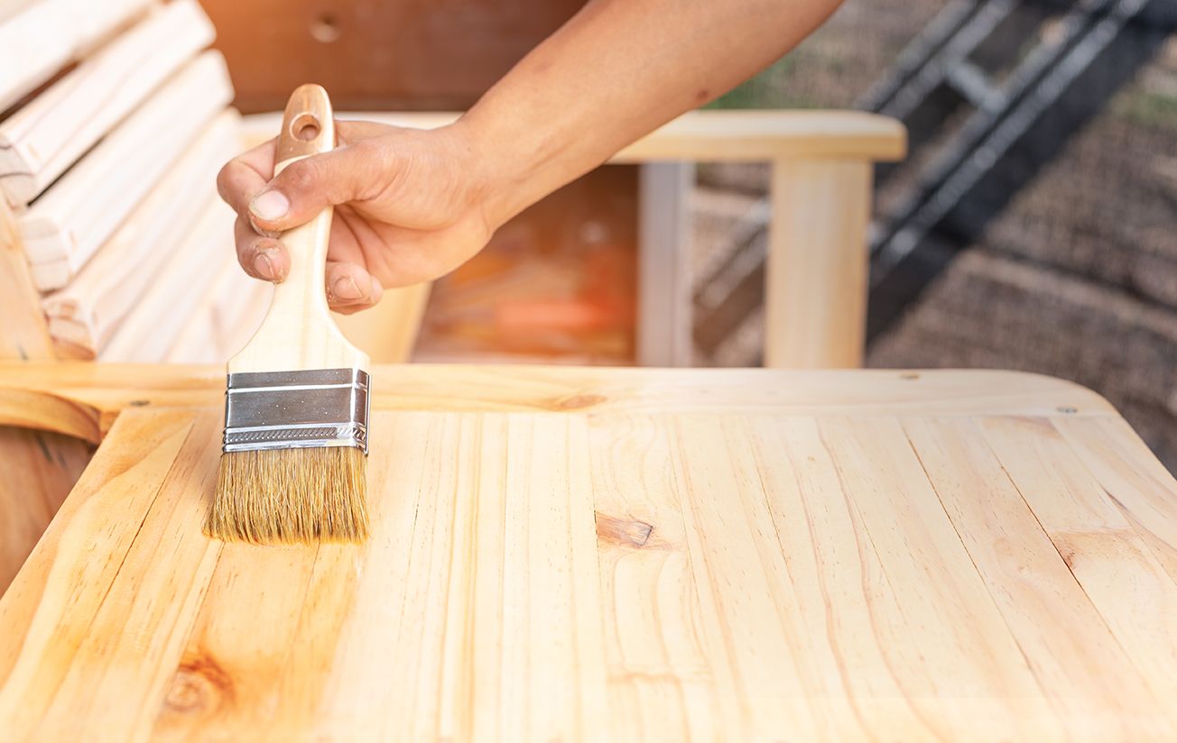 Jak opravit dřevěný stůl