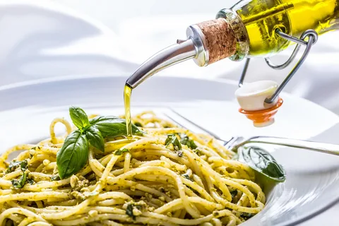Як використовувати оливкову олію замість рослинної