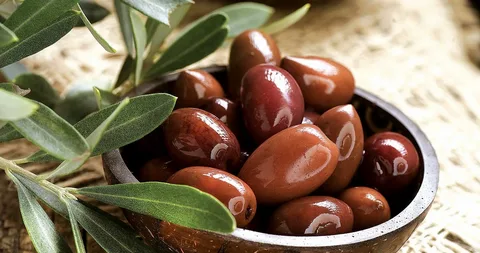 Čo sú olivy Kalamata?