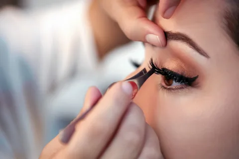 What You Should Know About Eyelash Extensions