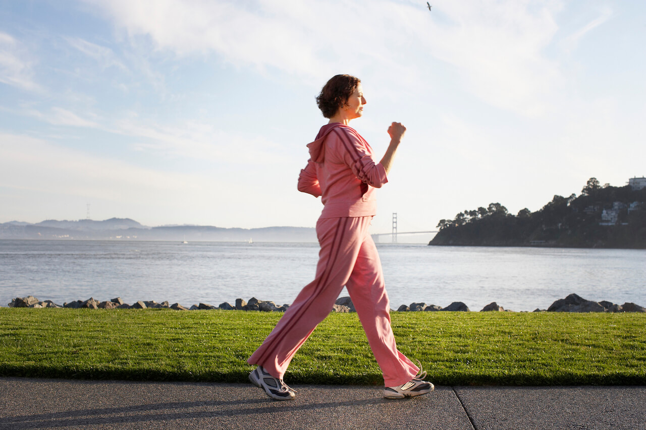 Die gesundheitlichen Vorteile des Gehens – eine einfache Übung, die Ihre allgemeine Gesundheit verbessert
