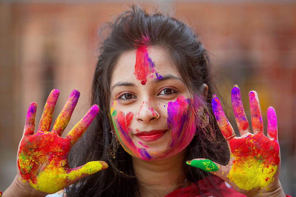 เทศกาล Holi 2023: การเฉลิมฉลองที่มีสีสันแห่งความดีเหนือความชั่ว