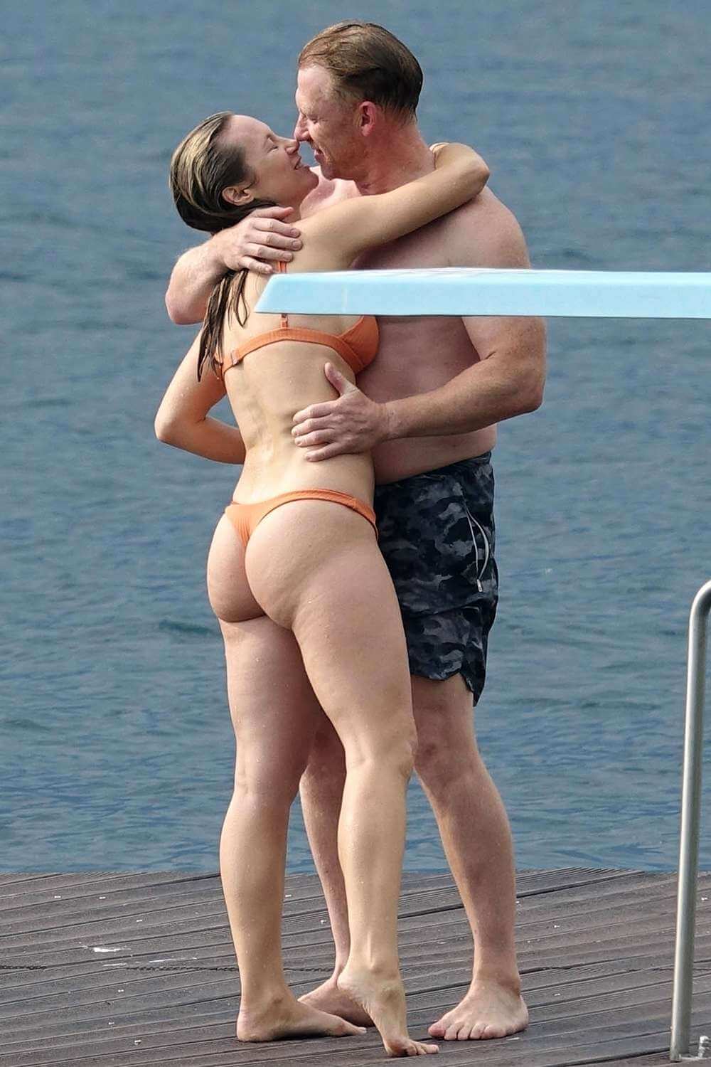 La estrella de 'Grey's Anatomy' Kevin McKidd y la actriz de 'Station 19' Danielle Savre fueron vistos besándose en Italia