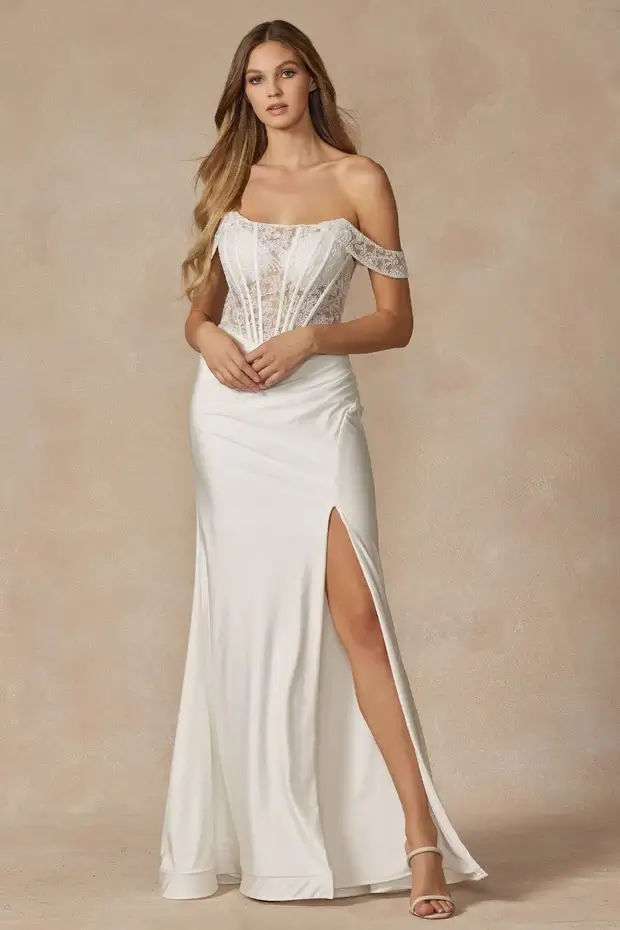 Бяла рокля-бюстие