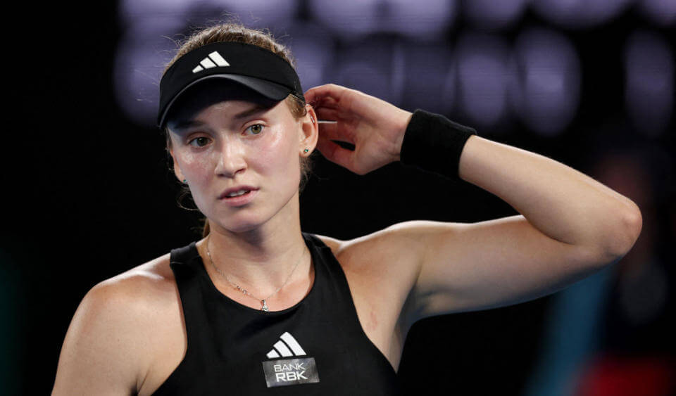 Elena Rybakina, ktorú Andy Roddick ponúka ako favorit Wimbledonu a „najlepší hráč na tráve na svete“