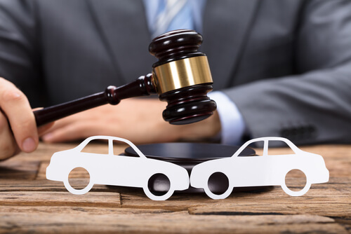 Thuê một luật sư về tai nạn xe hơi