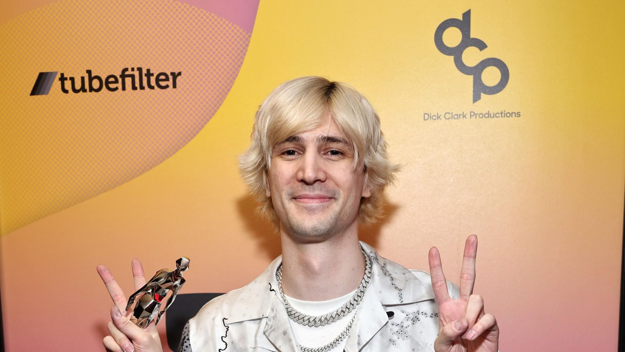 Twitch Mega Streamer xQc Signs $100 Million Deal with Gambling-Focused Rival