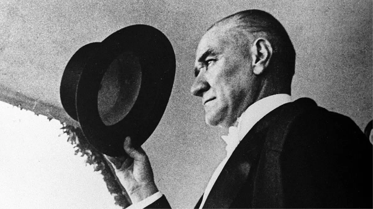 Unforgettable Photos of Ataturk
