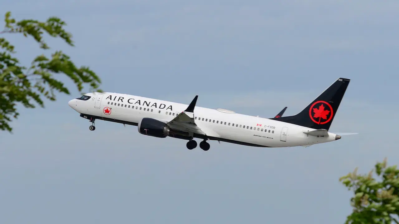 Denný víkend v Kanade prerušenia letov Air Canada
