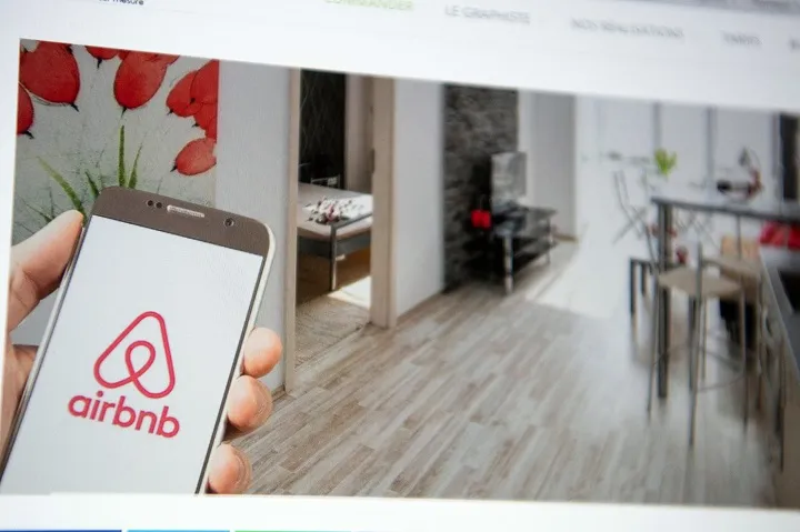 Monreālas apturēšana pret nelegālo Airbnb: jauna pieeja mājokļu regulējumam