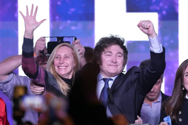 Arjantin Pezosu'nun Seçim Öncesi Düşüşü