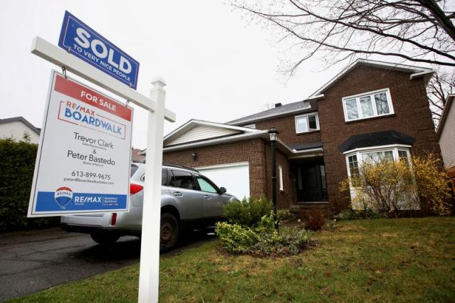 Canadian Mortgage Renewal Challenges: Bond Yields Surge Impacting Homeowners