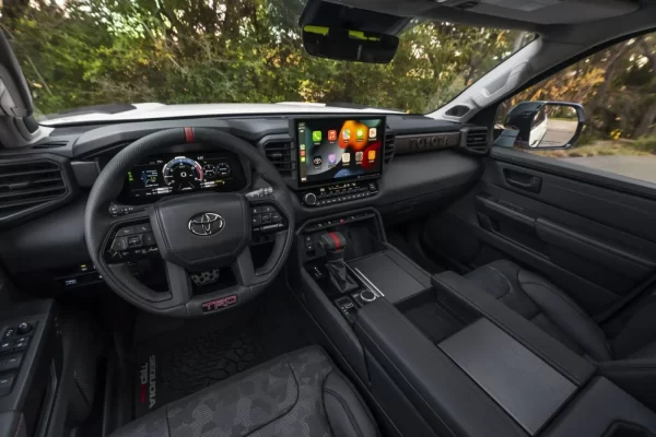 Interior do Toyota Sequóia 2023
