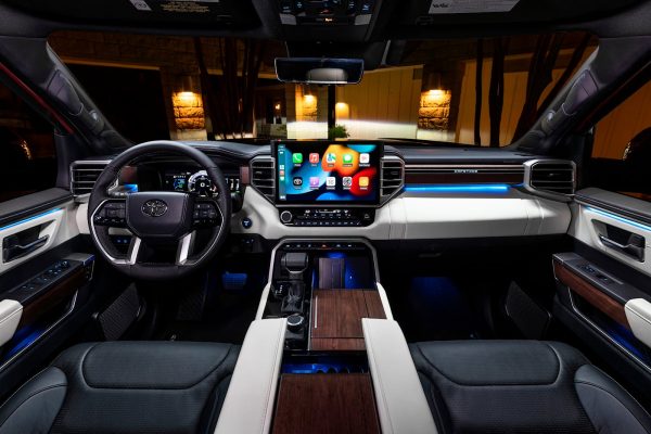 Interiér Toyota Sequoia z roku 2023
