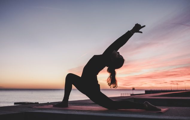 Com pot afectar el ioga la vostra salut mental
