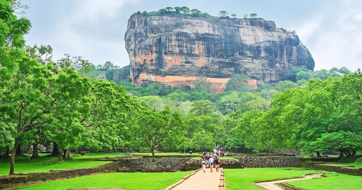 Şri Lankada ziyarət etmək üçün ən yaxşı yerləri araşdırın