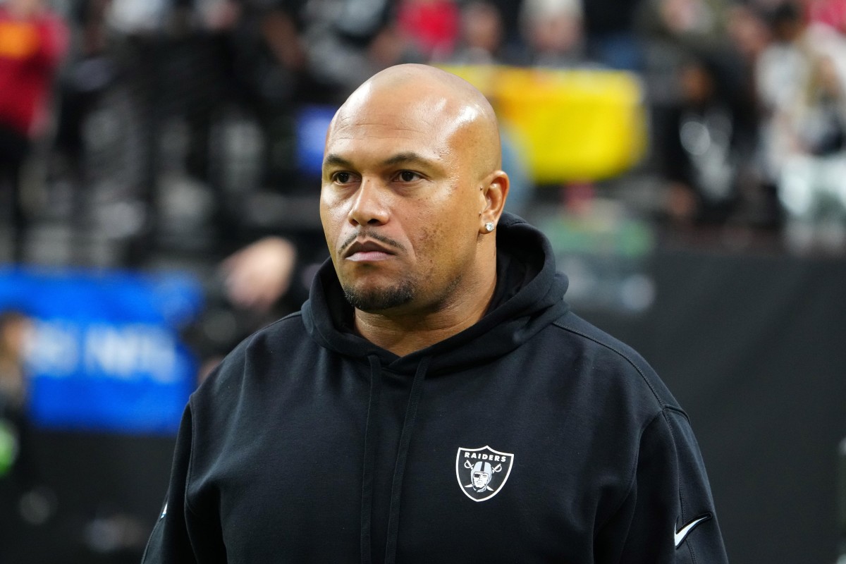 Antonio Pierce Takes Charge of His First NFL Combine as Raiders Head Coach