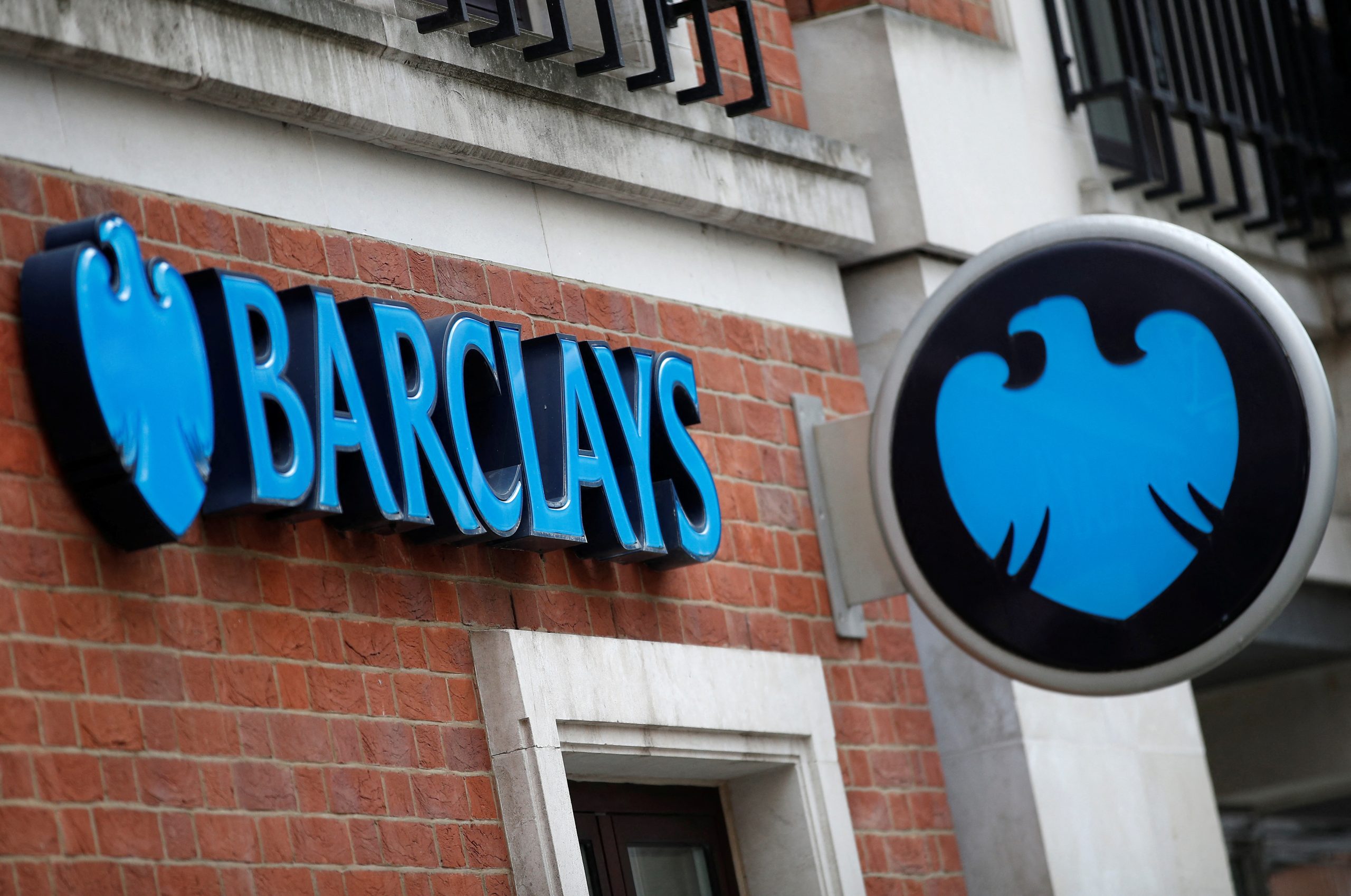 Barclays ubere zeleno smer: konec financiranja fosilnih goriv