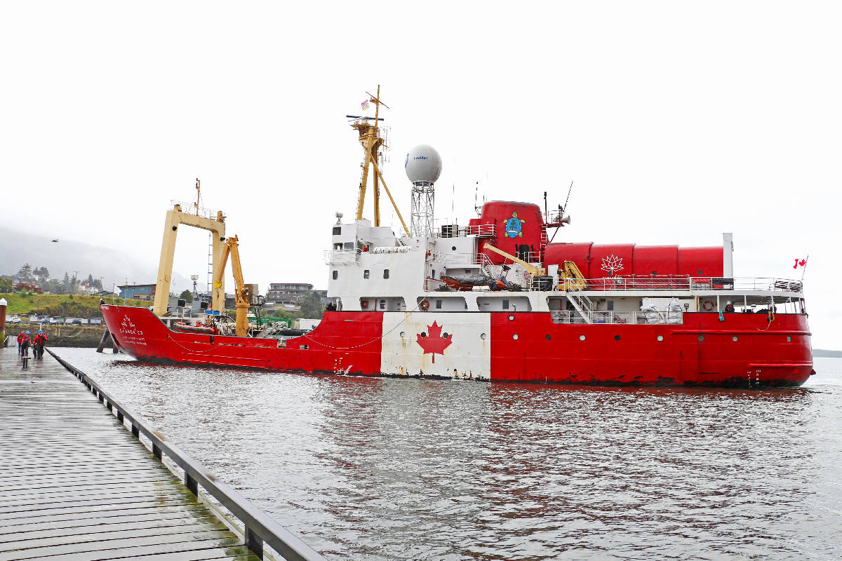 Mga Tagapangalaga ng Dagat: Ang Canadian Coast Guard Call