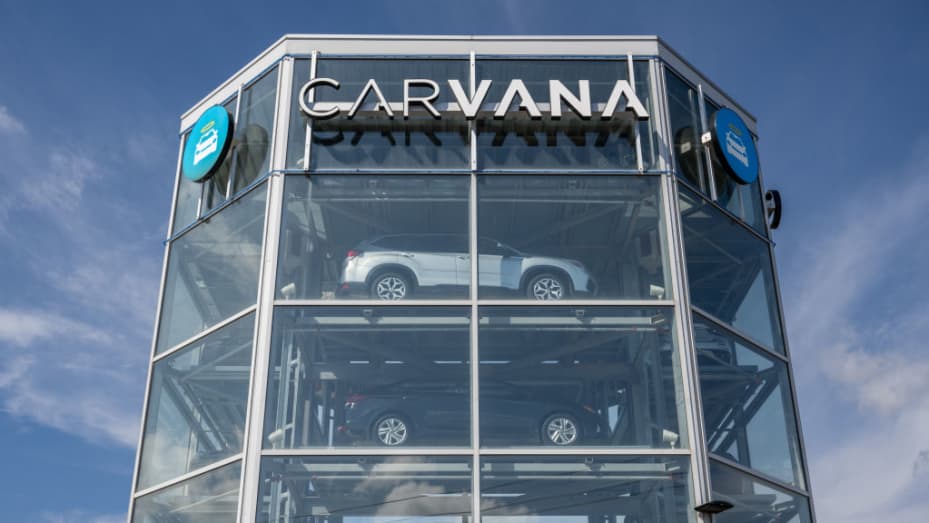 Как акциите на Carvana скочиха с 40%, след като публикуваха първата си годишна печалба