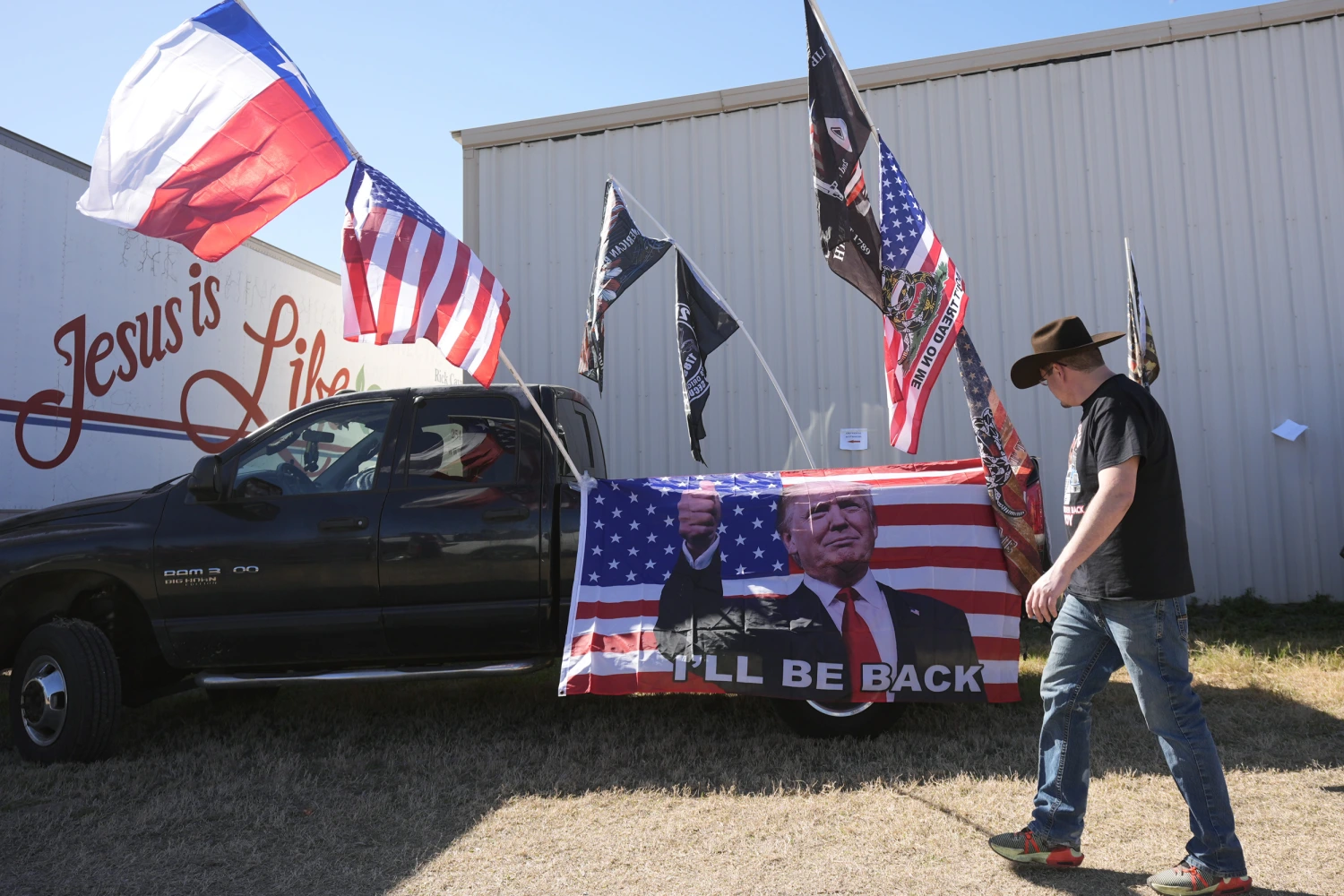 Convoy Of Trump Supporters Calls for Border Reign