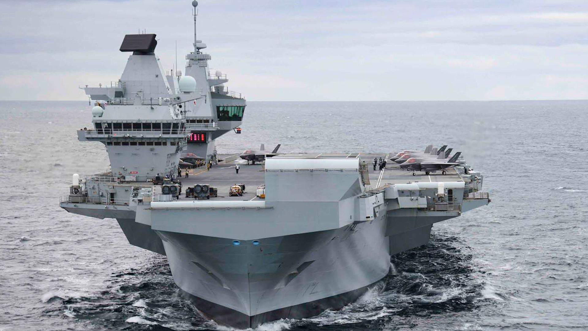HMS Queen Elizabeth zasiahla, chýba NATO Drill
