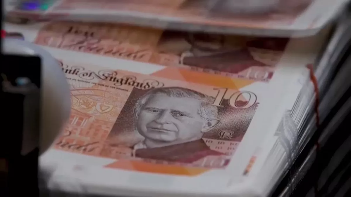 Bankovky kráľa Karola budú mať svoj kráľovský debut v júni