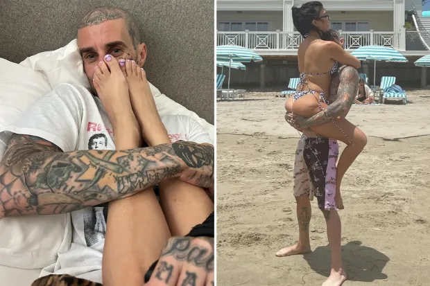 Kourtney Kardashian và Travis Barker hâm nóng mọi chuyện bằng những bức ảnh ngày lễ tình nhân ướt át