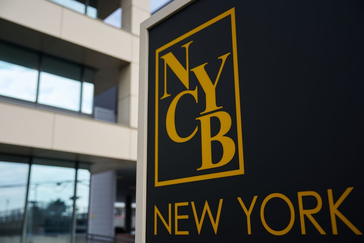Shareholders Sue New York Community Bancorp Amid Stock Plunge