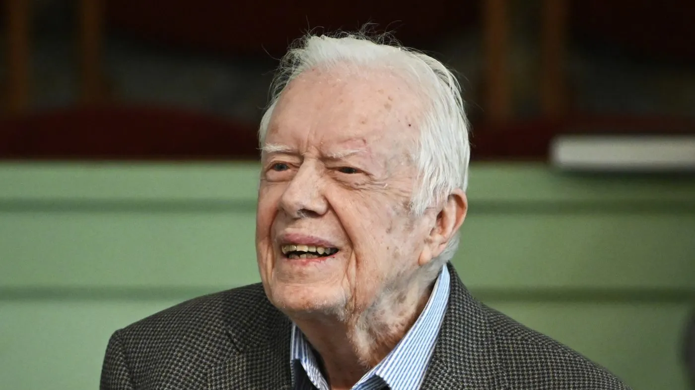 Prezydent Jimmy Carter po roku spędzonym w hospicjum nadal czuje się dobrze