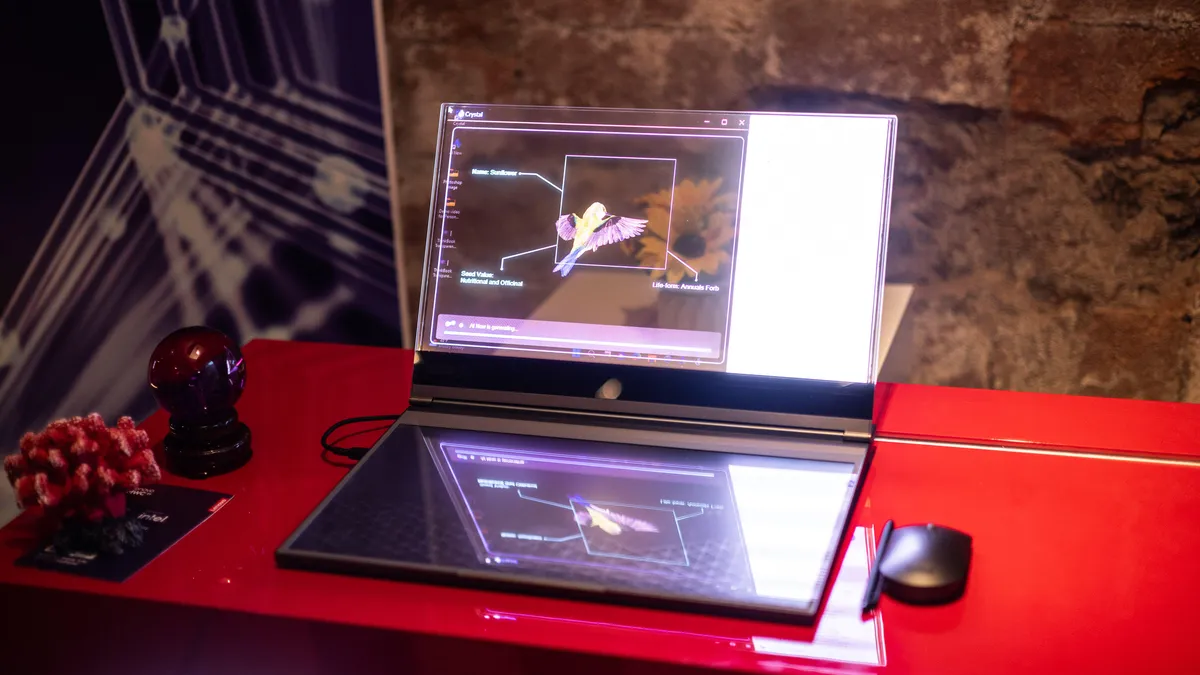 Lenovo의 ThinkBook 투명 디스플레이 노트북