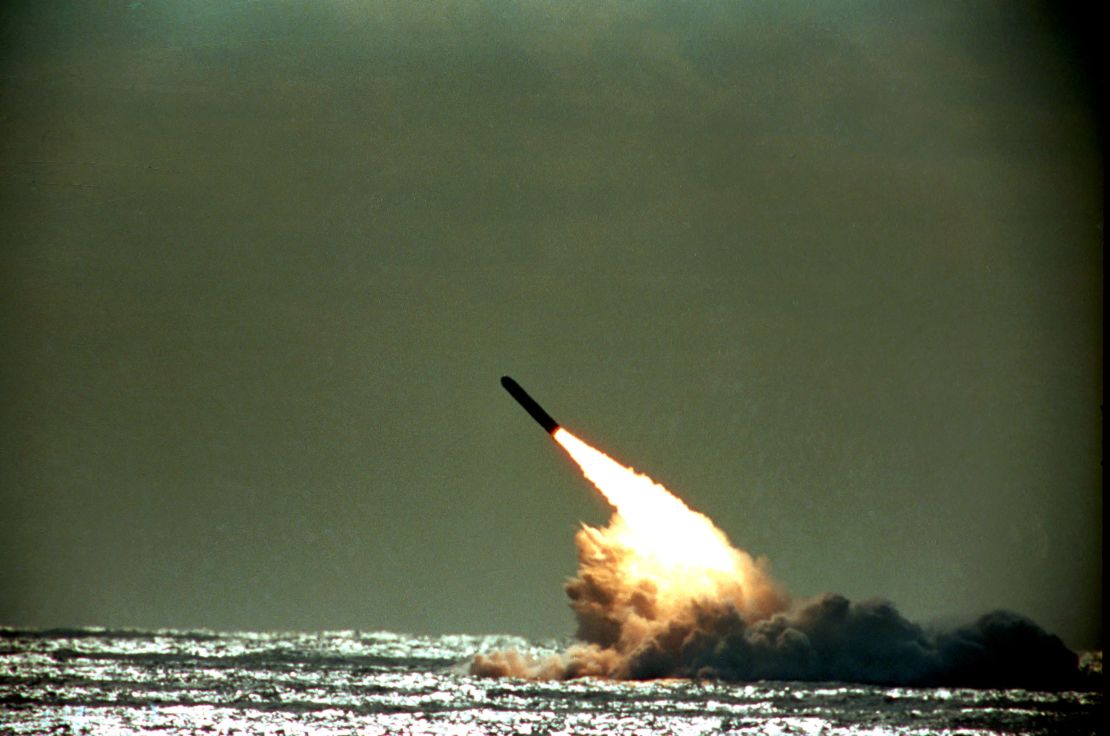 두 번째 HMS Vanguard 테스트가 영국 핵 미사일 테스트 실패로 종료되었습니다.