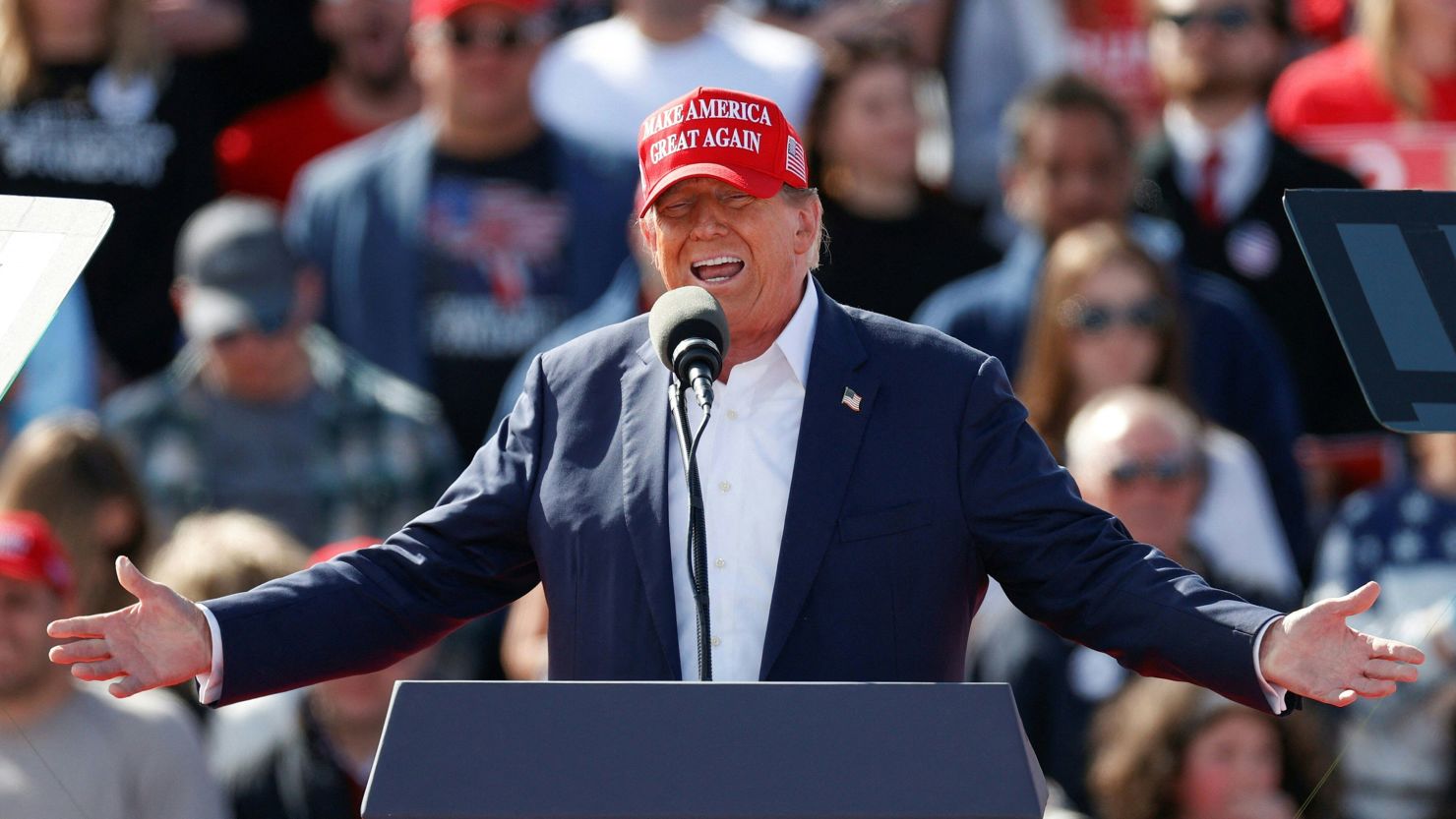 Donald Trump återvänder till Ohio före avgörande senatens primärval