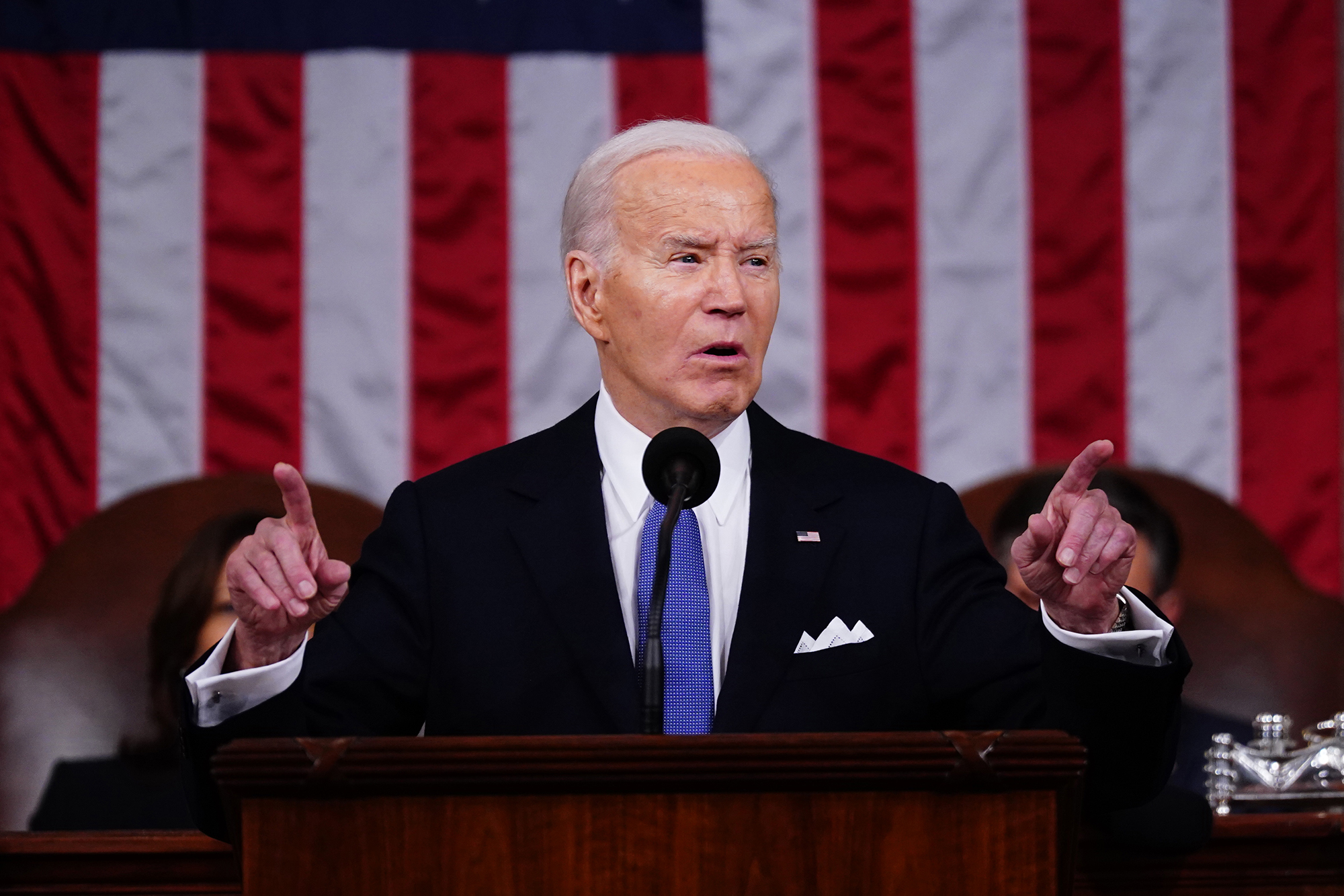 Joe Biden은 국정 연설에서 힘과 리더십의 비전을 제시합니다.