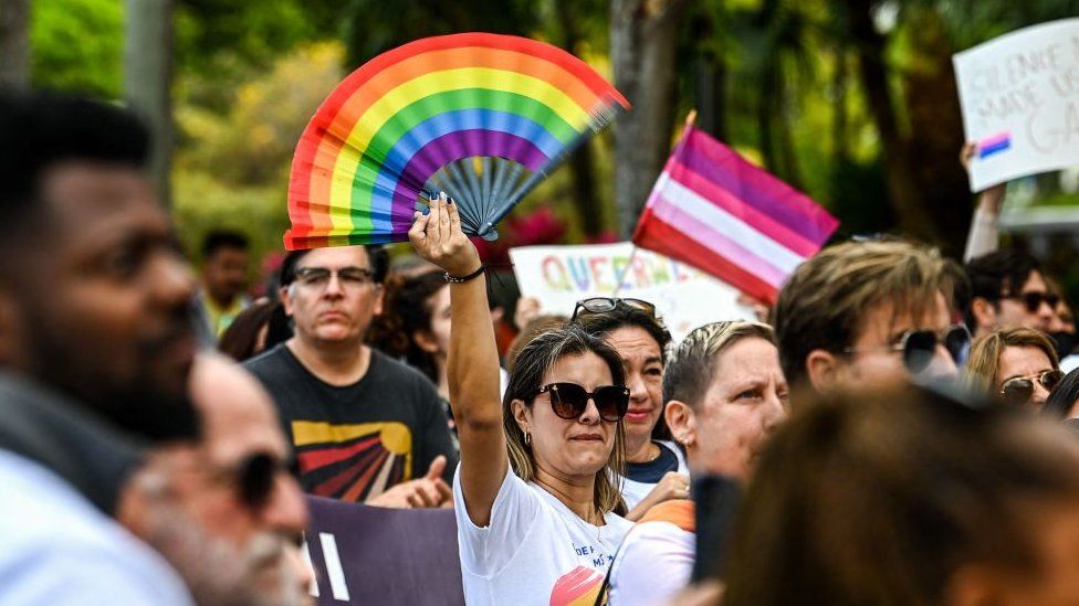 फ्लोरिडा LGBT शिक्षा बिल सेटलमेन्टले कक्षाकोठा बहस समाप्त गर्दछ