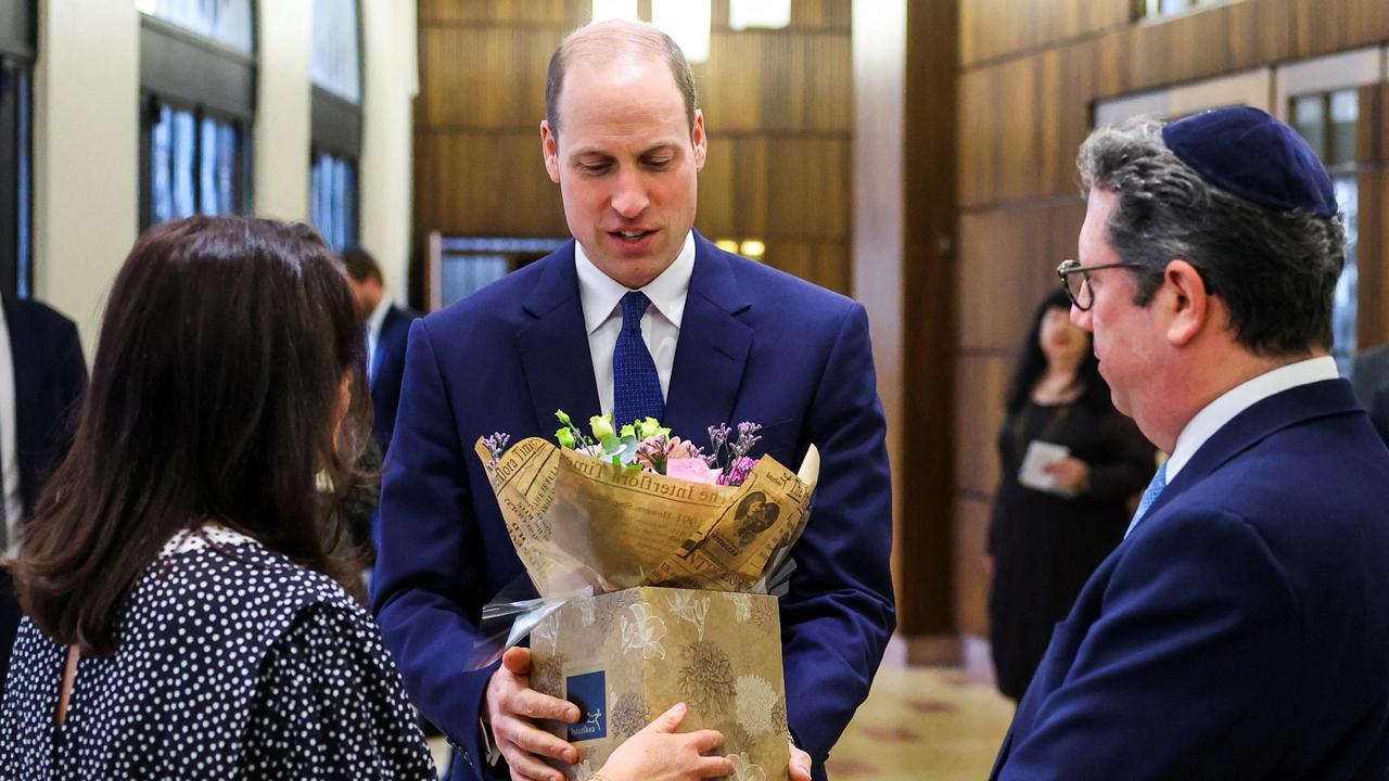 Ο πρίγκιπας Γουίλιαμ επισκέπτεται τη Συναγωγή του Λονδίνου για να απευθυνθεί στο Rise in Hate