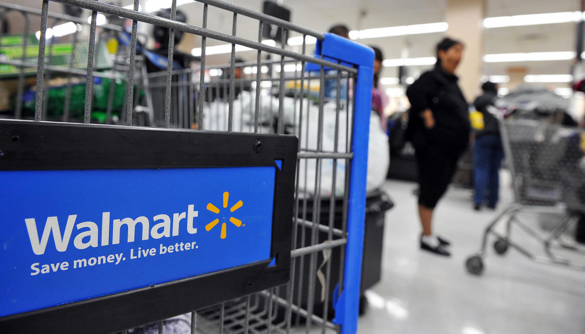 Walmart sa vracia: Zákazníci môžu dostať až 500 dolárov